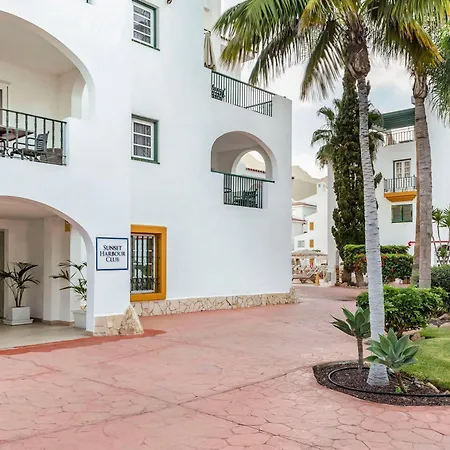 Sunset Harbour Club Aparthotel 4*