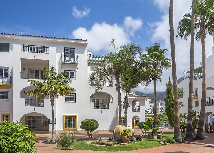 Sunset Harbour Club Aparthotel 4*