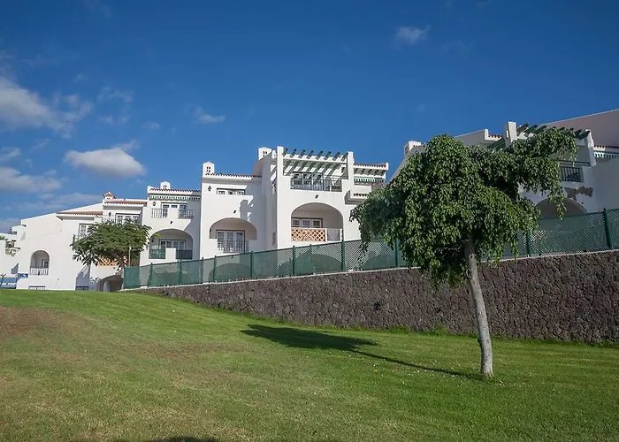 Sunset Harbour Club Aparthotel 4*