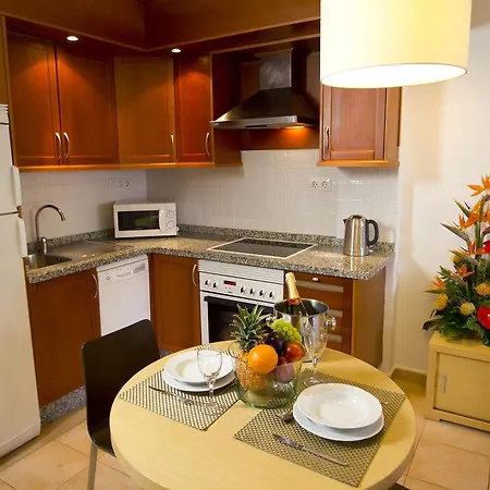 Sunset Harbour Club Aparthotel 4*