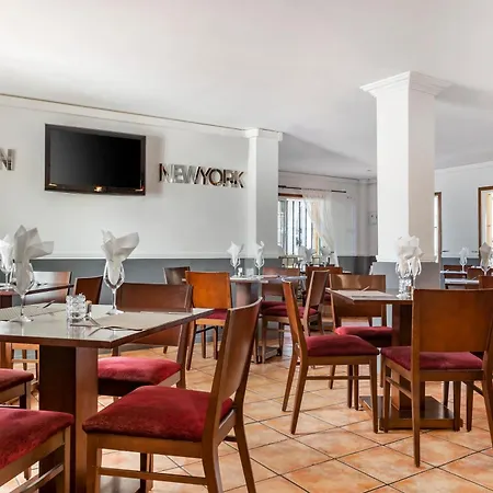 Sunset Harbour Club מלון דירות 3*
