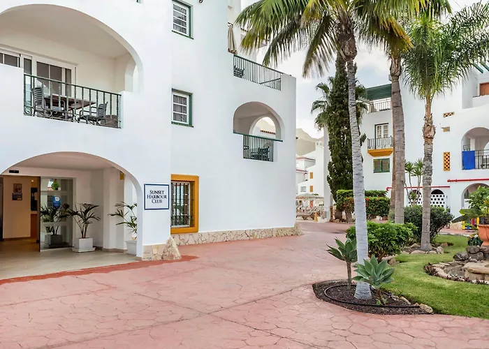 Sunset Harbour Club Aparthotel 4*