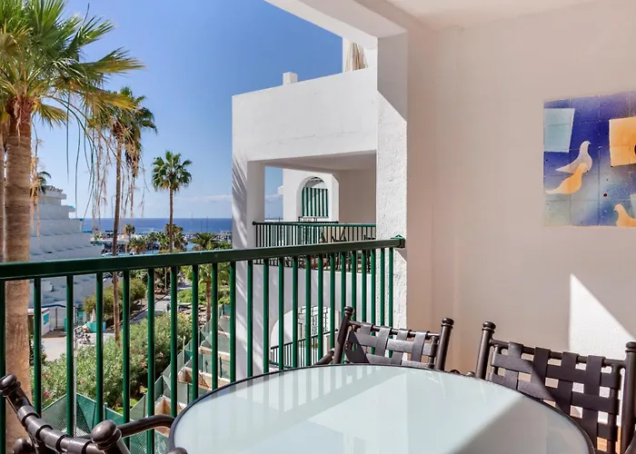 Sunset Harbour Club Aparthotel 4*